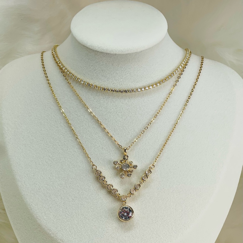 18k Yellow Gold Plated Cubic Zircon Pendant Necklace. Chain:45cm & Pendant: 19mm